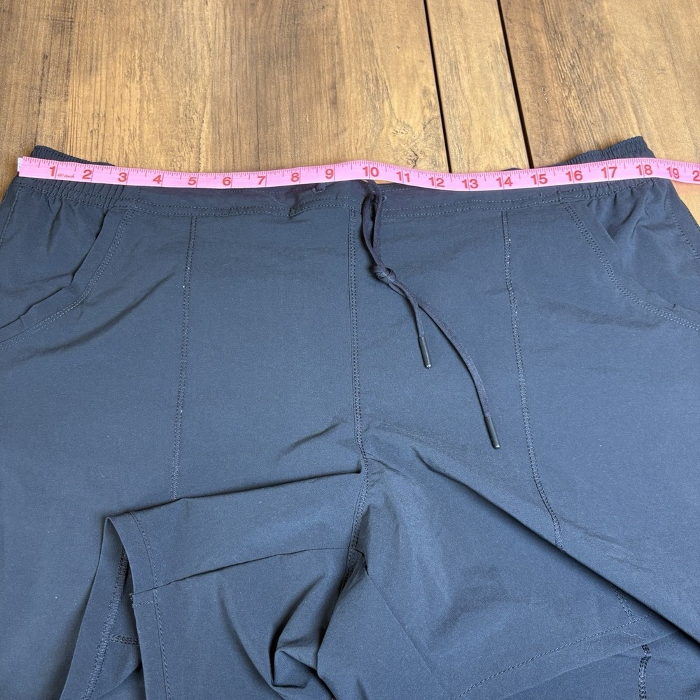Lands End Sport Women 16 Black Athletic Shorts Gorpcore Activewear Stretch - Picture 7 of 12